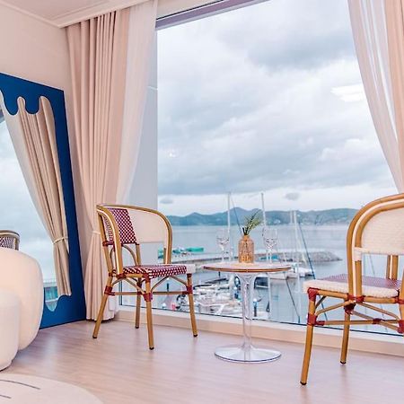 The Castle Ocean Suite Yeosu Buitenkant foto