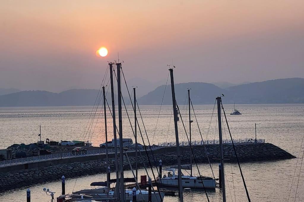 The Castle Ocean Suite Yeosu Buitenkant foto