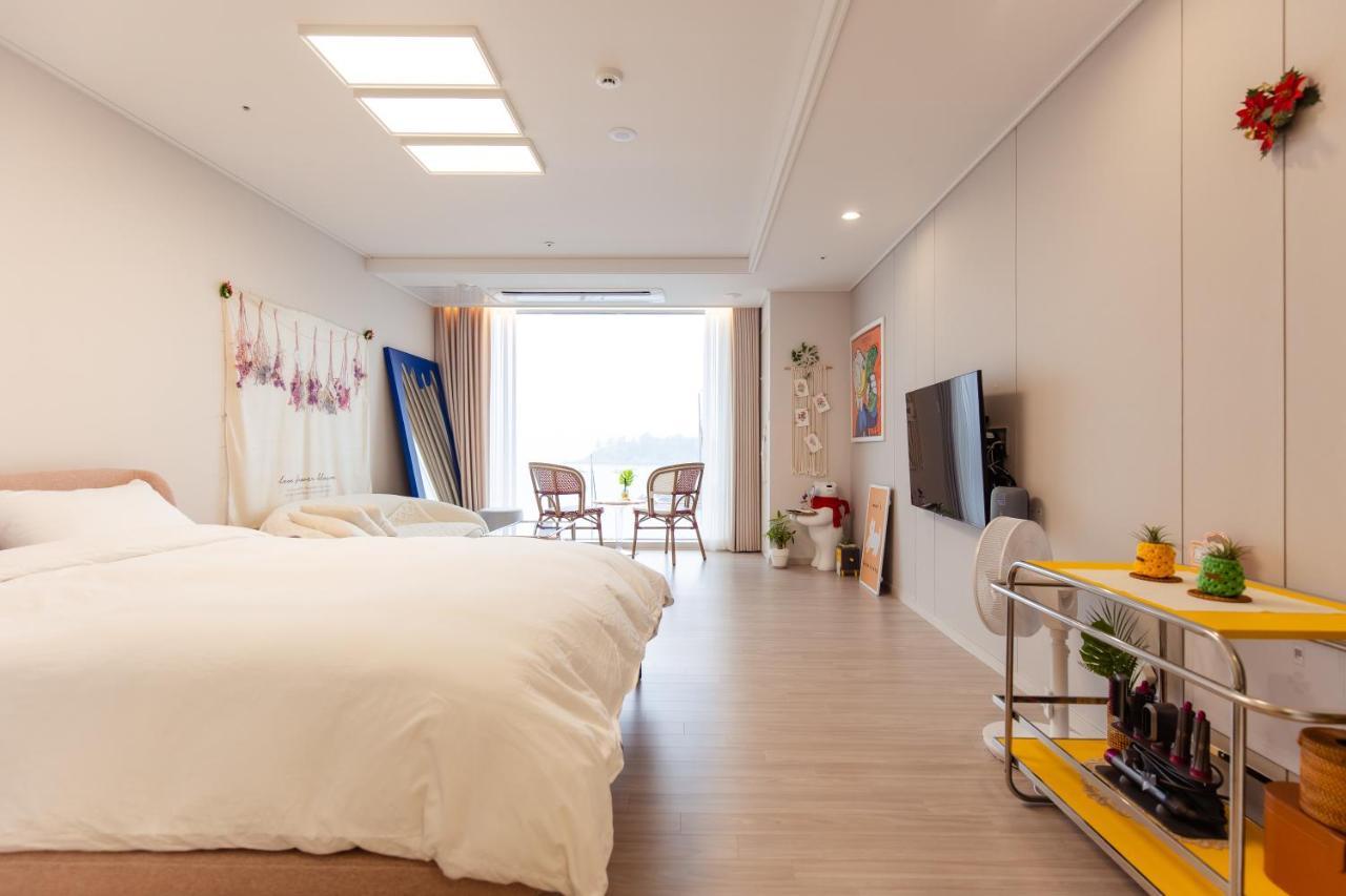 The Castle Ocean Suite Yeosu Buitenkant foto