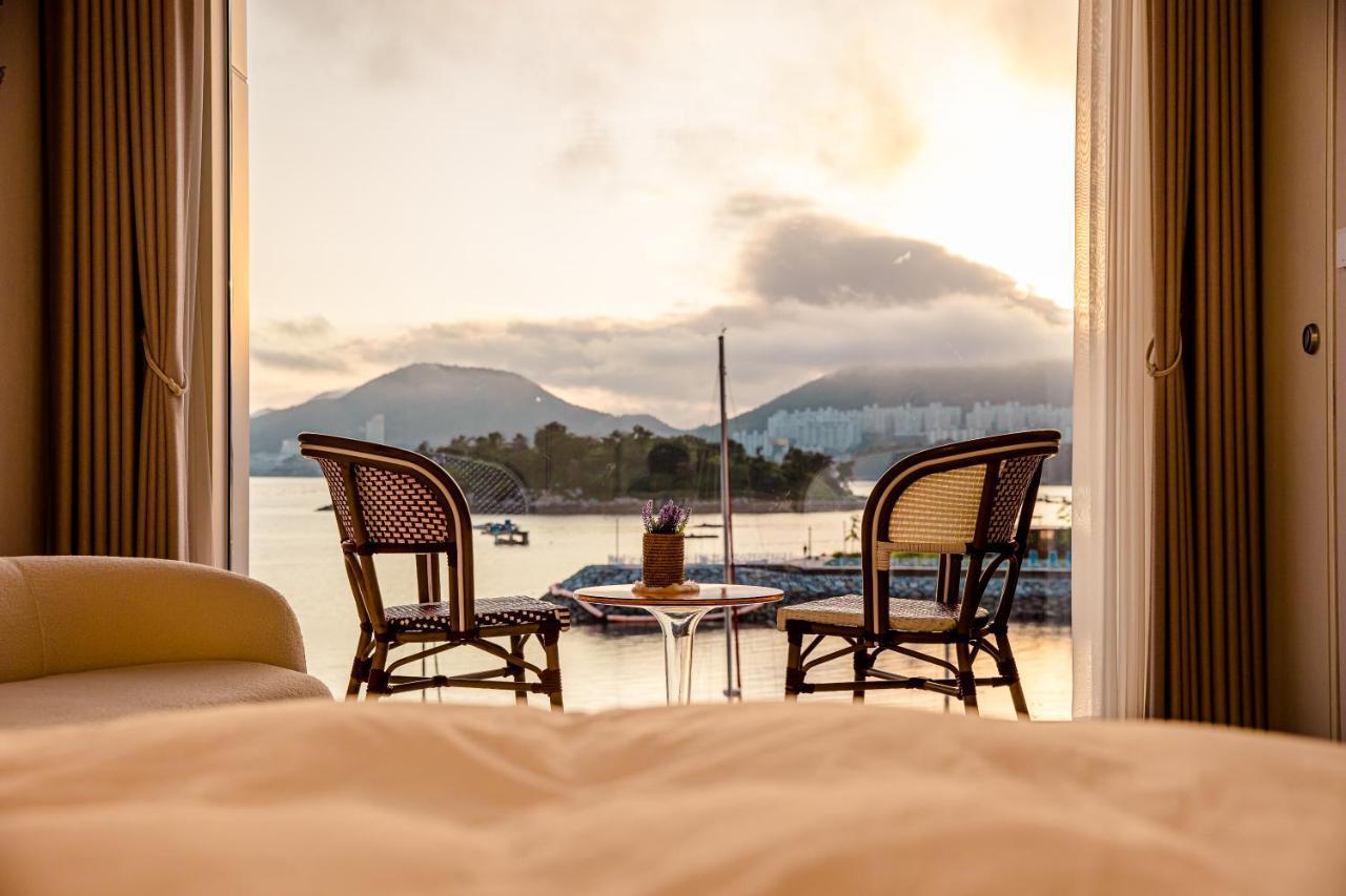 The Castle Ocean Suite Yeosu Buitenkant foto
