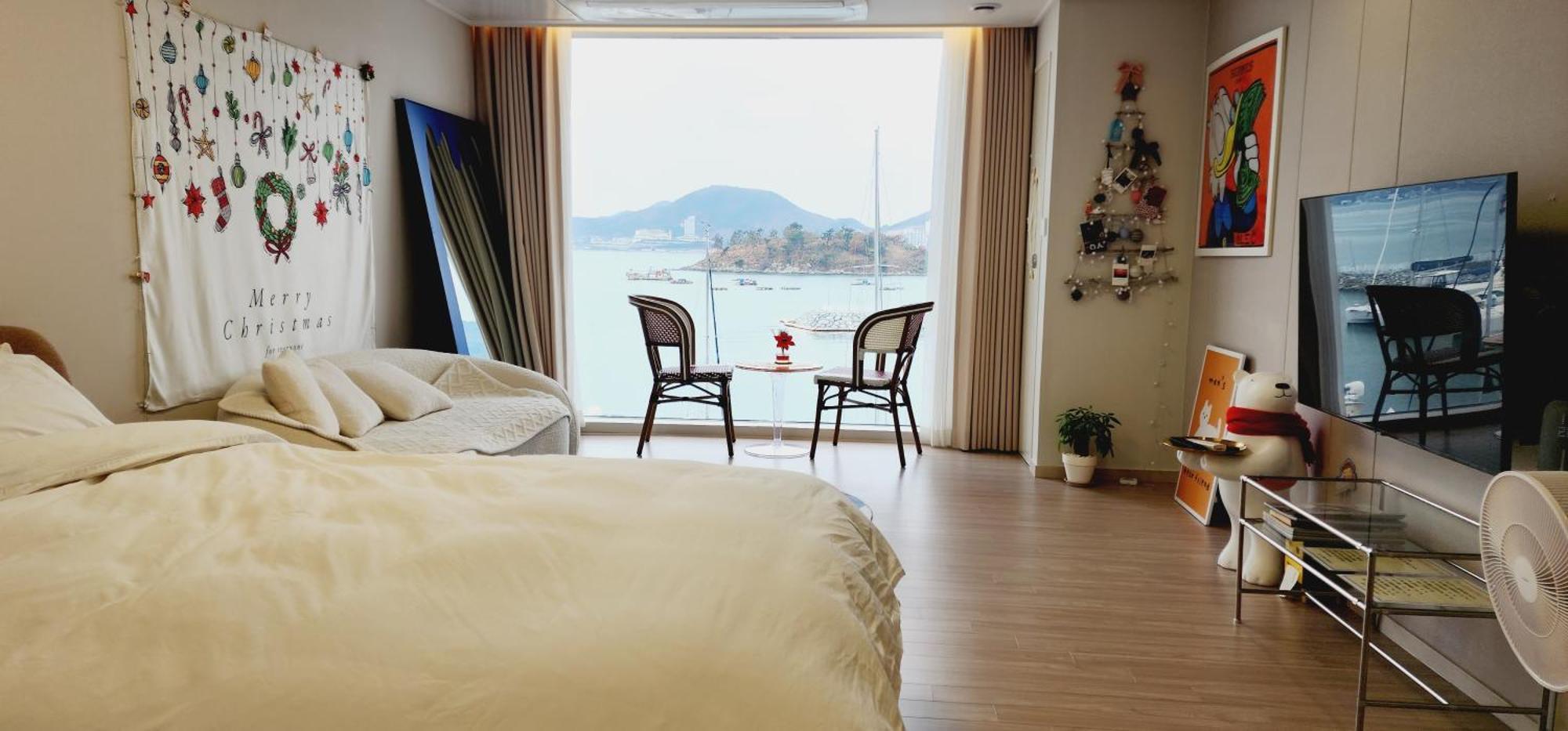 The Castle Ocean Suite Yeosu Buitenkant foto
